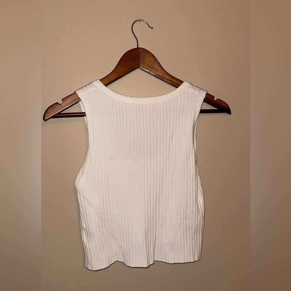 SHEIN White Ribbed Button-Front Tank Top - Picture 2 of 5